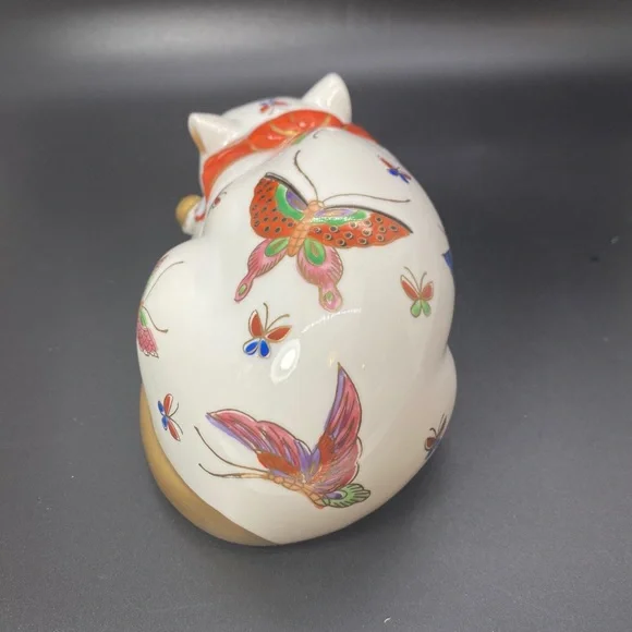 Vtg Porcelain Sleeping Cat w/ Hand Painted Butterflies - Made in Japan #268 - Picture 4 of 9